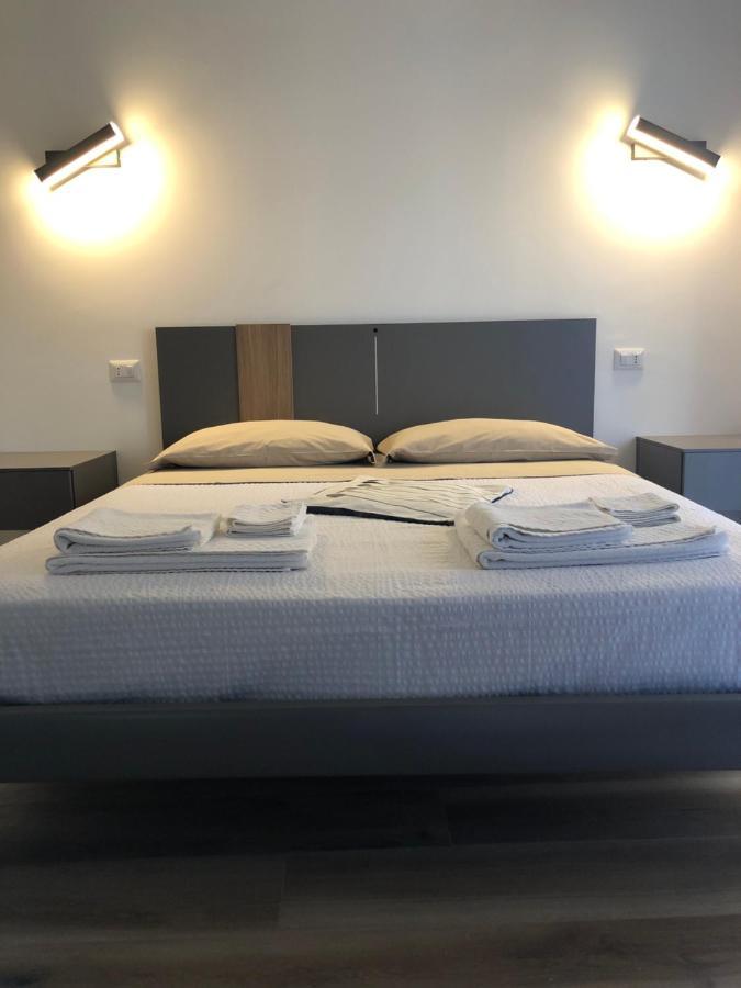 A Due Passi Dalla Scalinata Rooms Кальтаджіроне Екстер'єр фото
